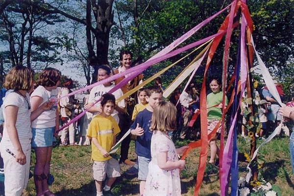 children's Maypole dance, Revels 375.JPG