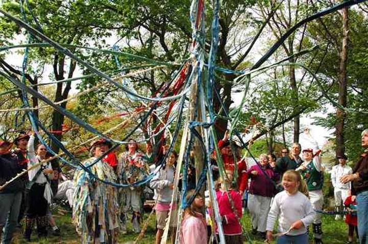 Revels 381, children's dance.jpg